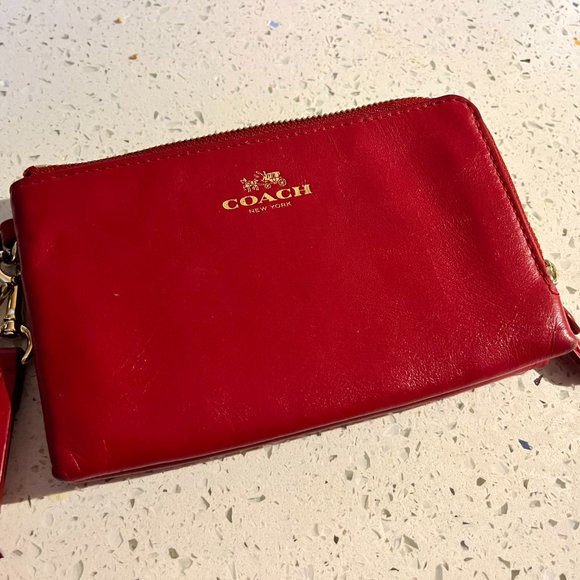 Coach Wristlet Bright Red - Picture 2 of 7